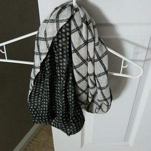 Black and cream infinity scarf